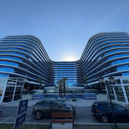 Aqua By The Sea White Titanic *